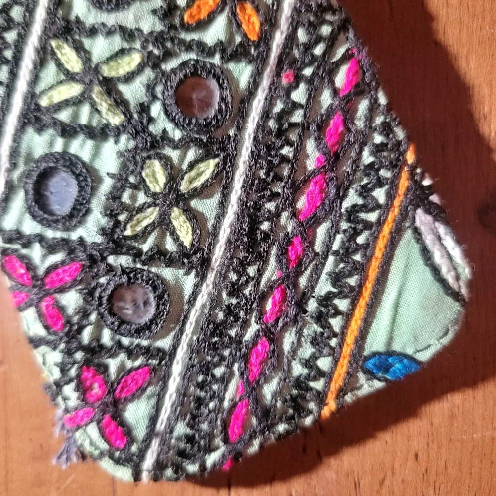 🪬🍄 Free People Boho Embroidered Repurposed vtg banjara hippie Wallet card case